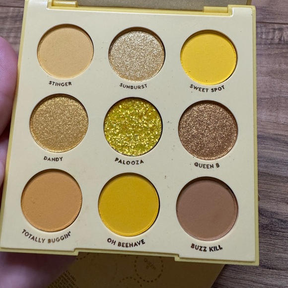Uh- huh honey colourpop makeup palette - Picture 4 of 4
